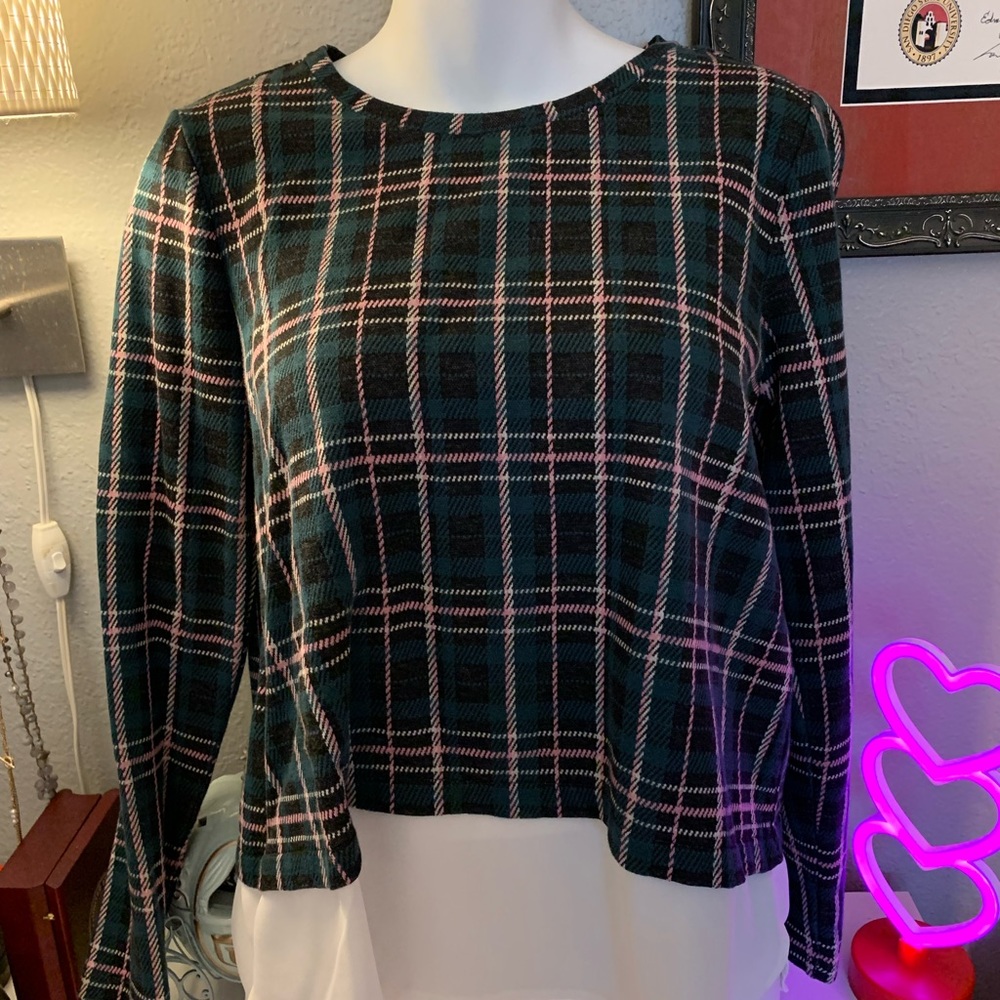 🎀🌟 Ann Taylor Plaid Sweater Two layer Blouse